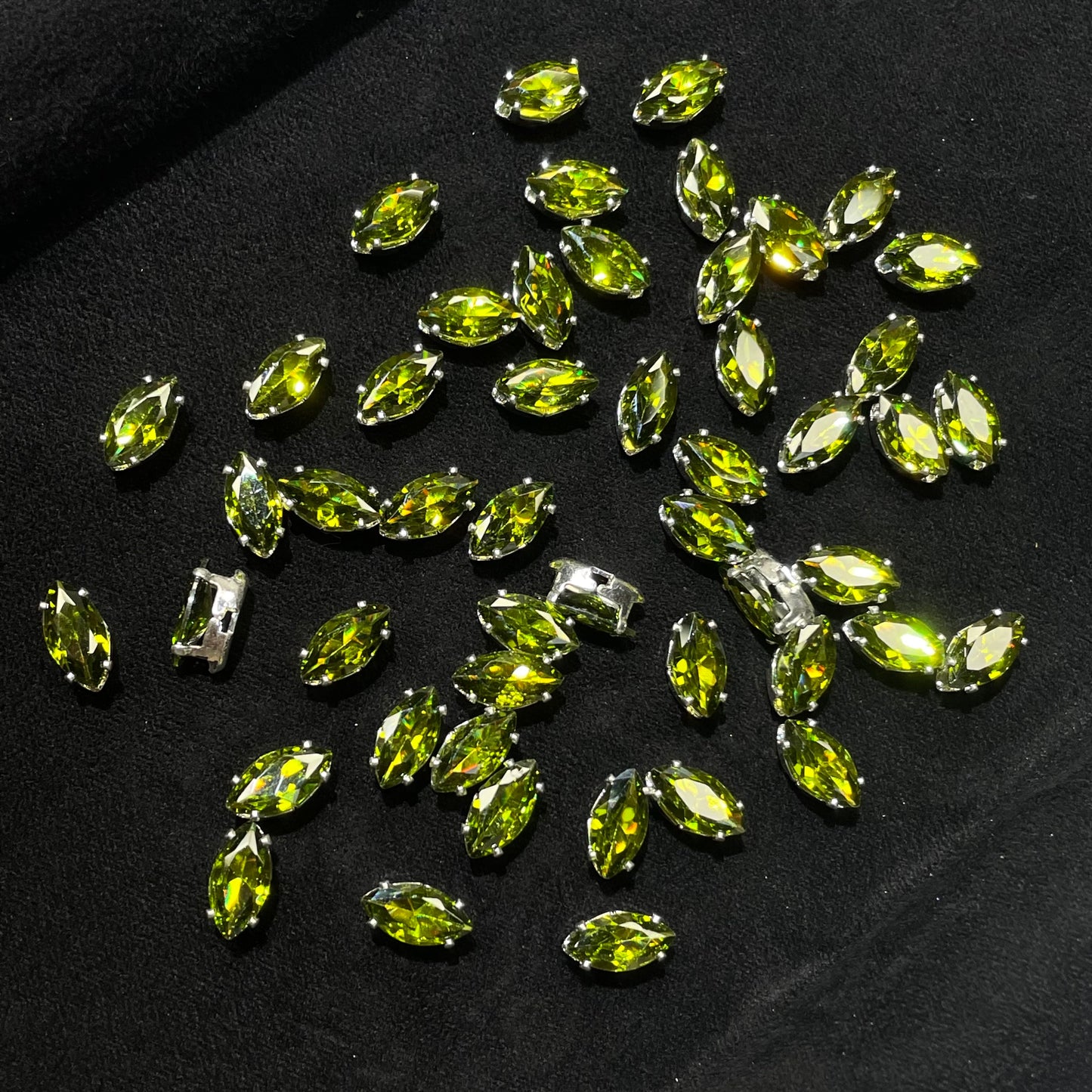 Blingy Collection-4*8mm Horse-eye Zircon Rhinestones Beads (Multiple colors)