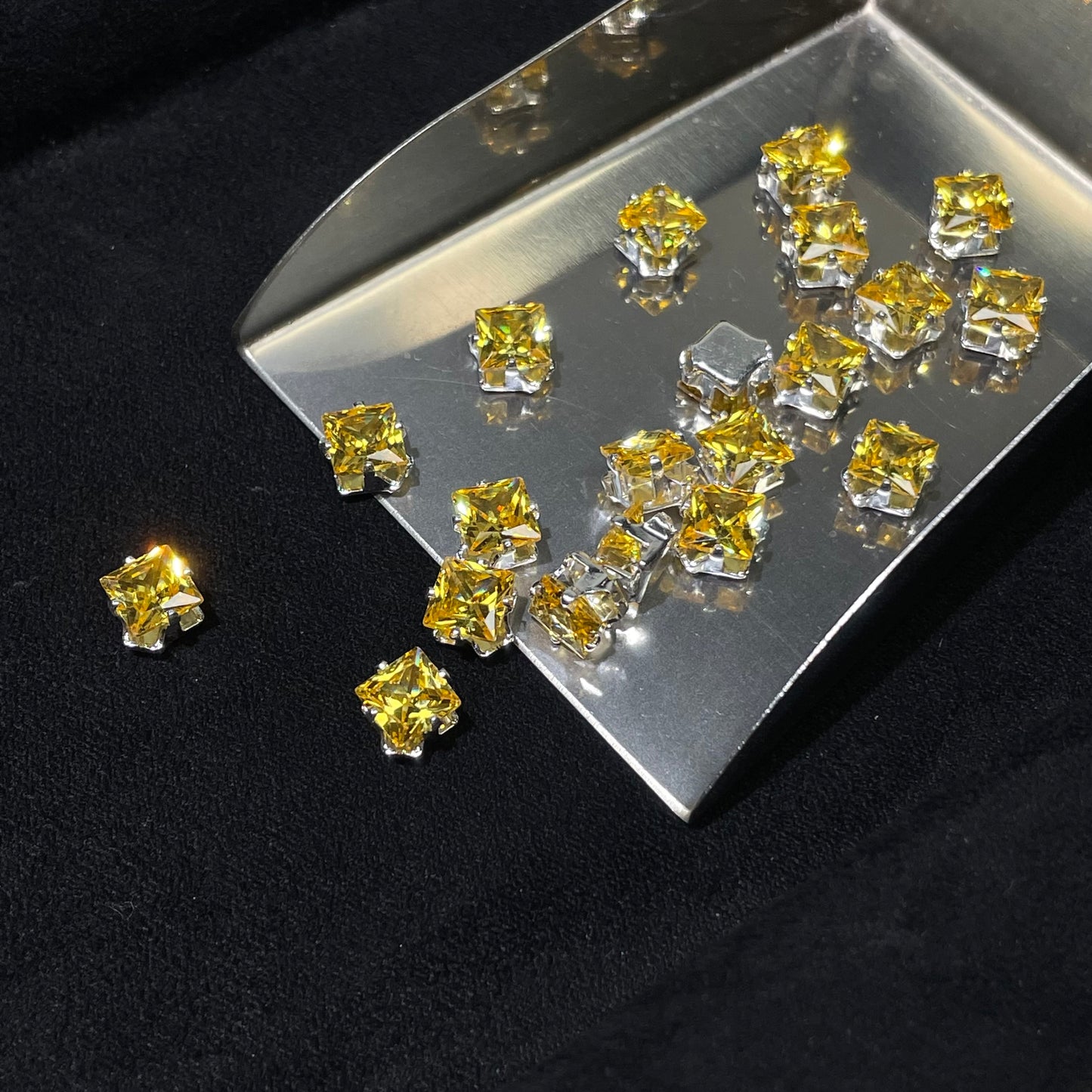 【New!】Blingy Collection-Square Zircon Rhinestones 5*5mm