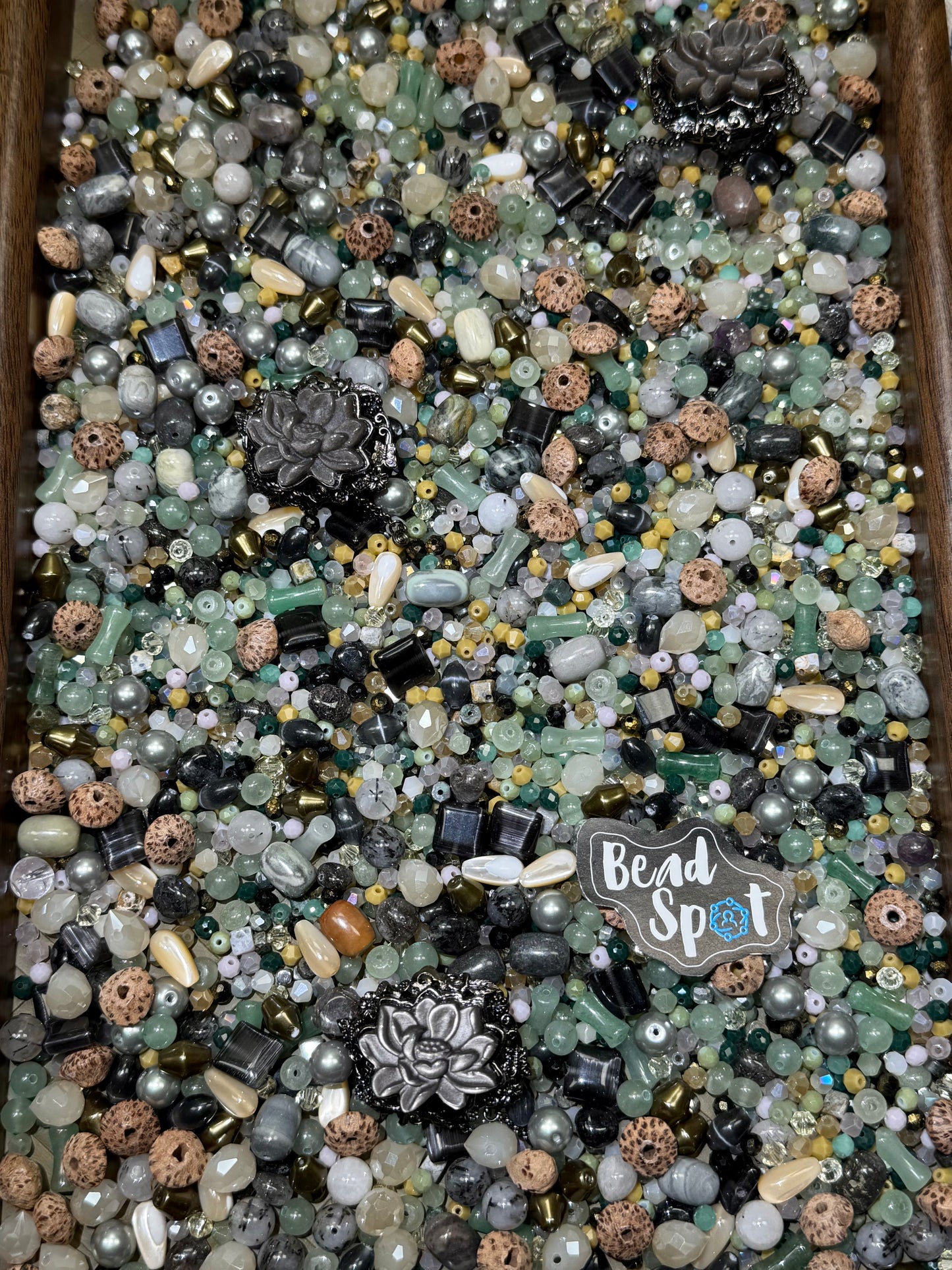 Luxury Collection•L75-Dark Garden