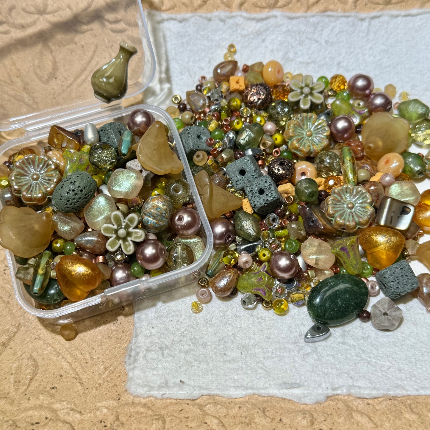 Seed Beads•S633-Green Vase (Over $45 Free Shipping)