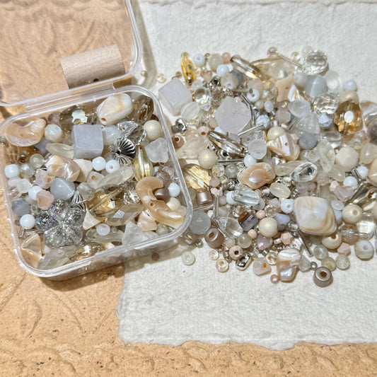 Seed Beads•S556-Cream (Over $45 Free Shipping)