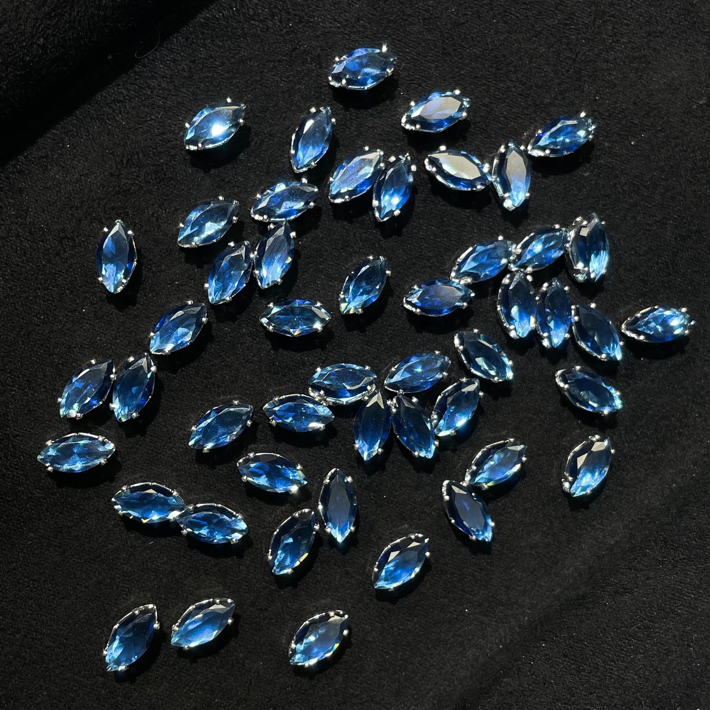 Blingy Collection-4*8mm Horse-eye Zircon Rhinestones Beads (Multiple colors)